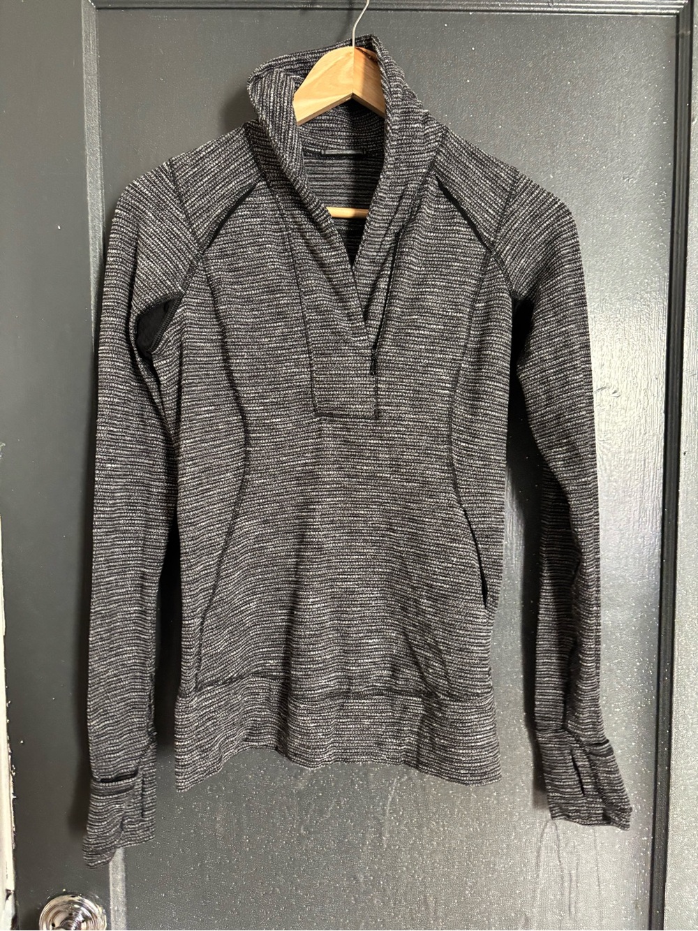 lululemon athletica Women's Black-Gray Marled Cowl Pullover
